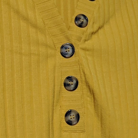 Yellow Ribbed V-Neck NWOT - Picture 3 of 5